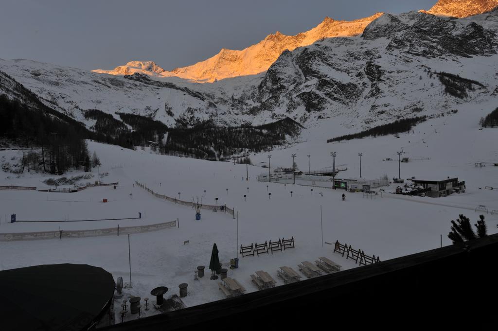 Hotel The Larix Ski-In Ski-Out Saas-Fee Bagian luar foto