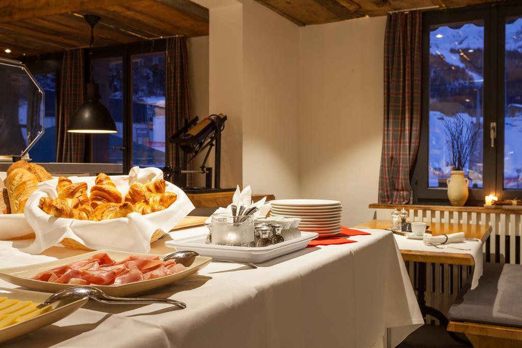 Hotel The Larix Ski-In Ski-Out Saas-Fee Bagian luar foto